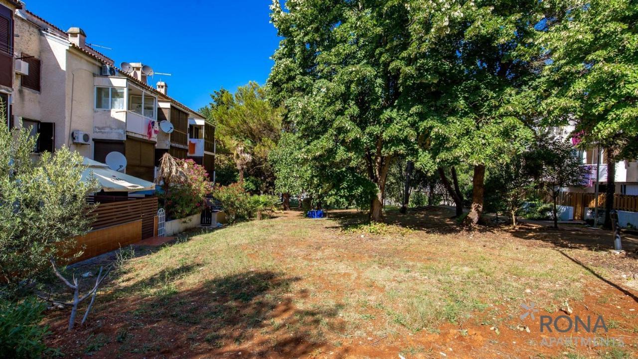 Rona Zizi Appartement *