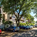 Rona Apartment Zizi